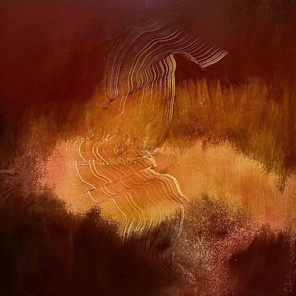 Całując dzień, niewypowiedziane słowa wpełzają pod skórę.