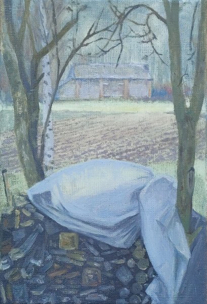 Stodoła Andrzeja Sopla oglądana spomiędzy starej węgierki a tej słodkiej śliwki